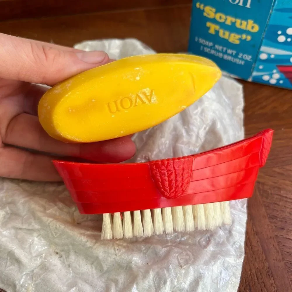 VTG 1971 Avon Scrub Tug Boat Soap Nail Brush NIB